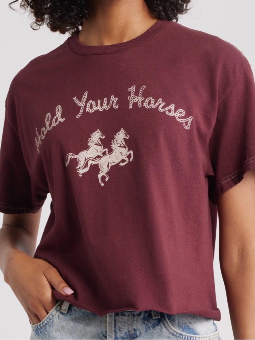 Vinyl Icons Maroon 'Hold Your Horses' Graphic Tee - size medium